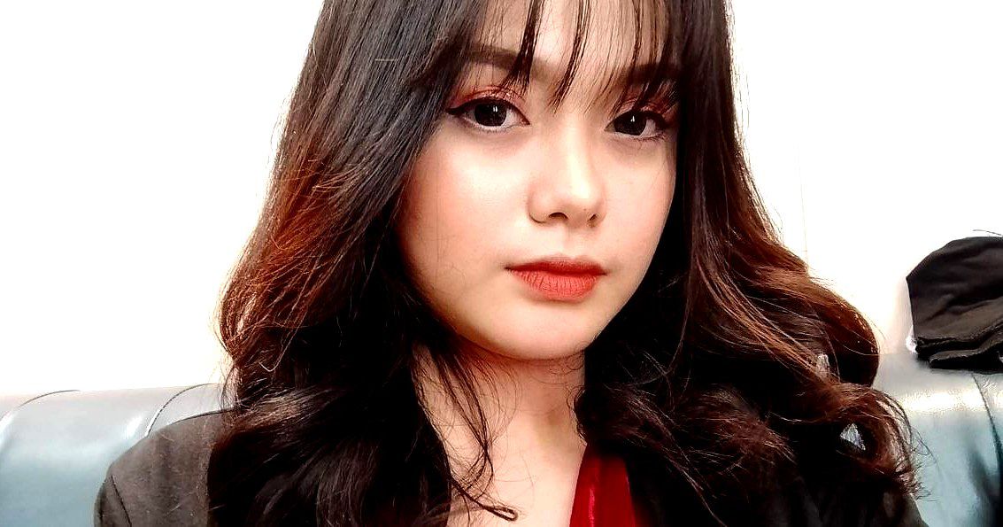 Chị banh lồn ra cho em liếm hạt le nào
